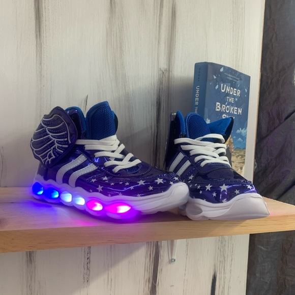 LED LIGHTS SHOES - Picture 4 of 6